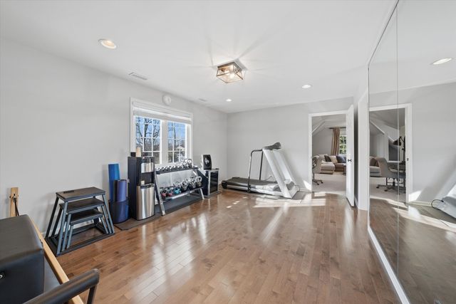 10050 W 127th Street, Palos Park, IL 60464