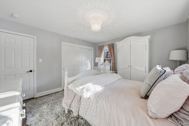 10050 W 127th Street, Palos Park, IL 60464