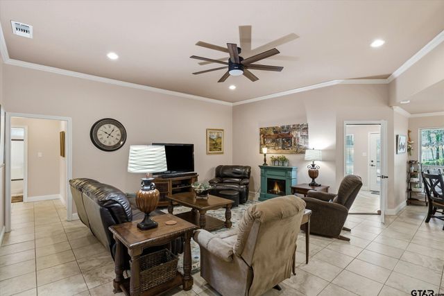 371 Meadow View Path, Holly Lake Ranch, TX 75765