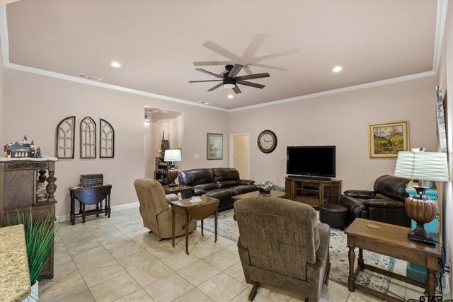 371 Meadow View Path, Holly Lake Ranch, TX 75765