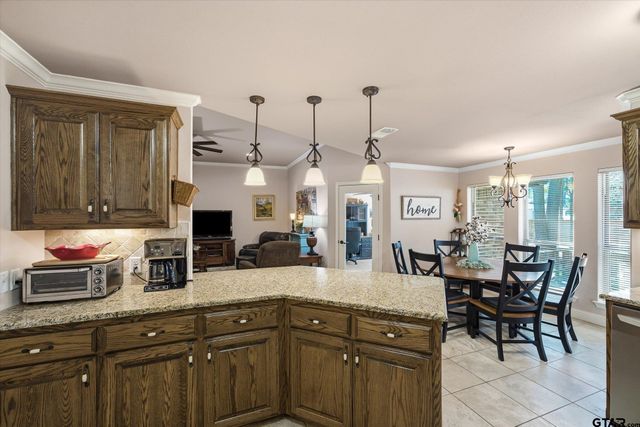 371 Meadow View Path, Holly Lake Ranch, TX 75765