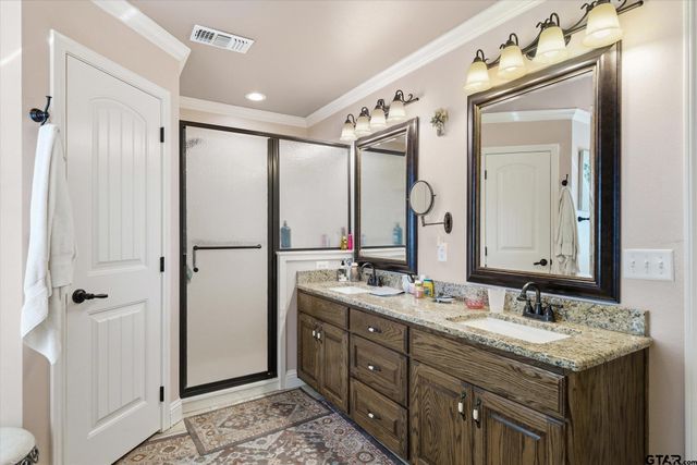 371 Meadow View Path, Holly Lake Ranch, TX 75765