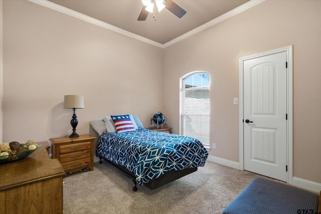 371 Meadow View Path, Holly Lake Ranch, TX 75765