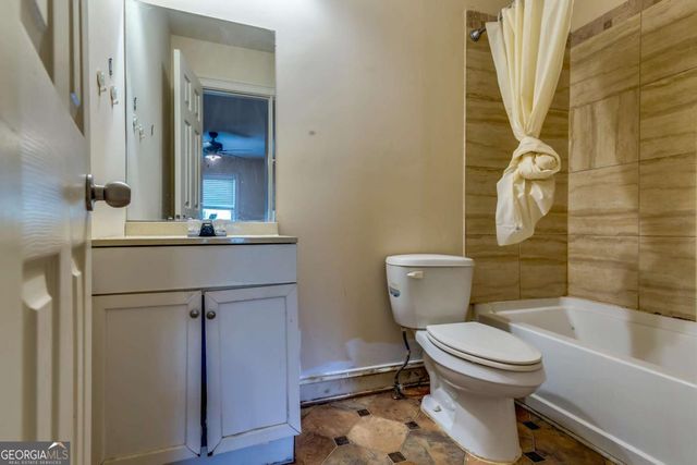 1340 Lyle Avenue, East Point, GA 30344