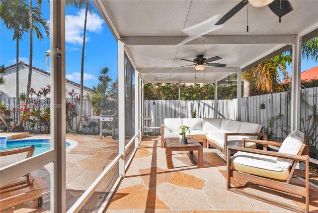 18910 NW 10th Terrace, Pembroke Pines, FL 33029