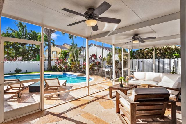 18910 NW 10th Terrace, Pembroke Pines, FL 33029