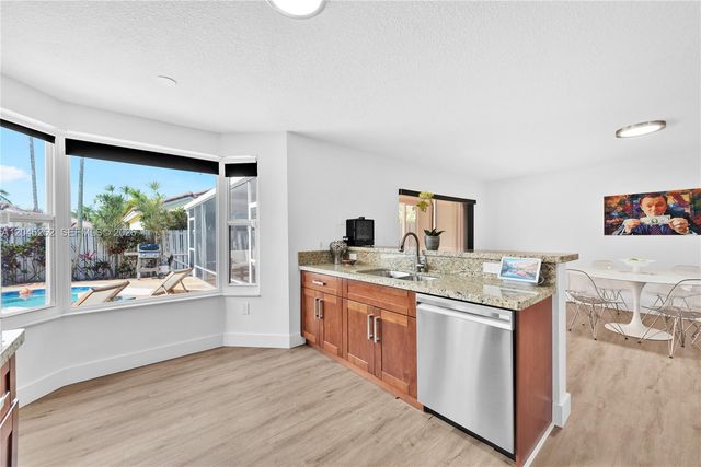 18910 NW 10th Terrace, Pembroke Pines, FL 33029
