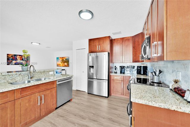 18910 NW 10th Terrace, Pembroke Pines, FL 33029