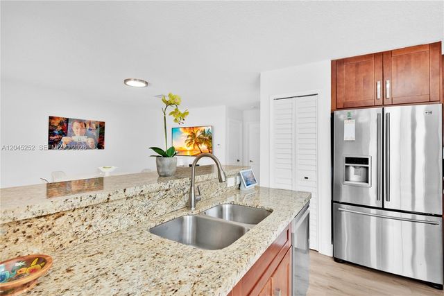 18910 NW 10th Terrace, Pembroke Pines, FL 33029