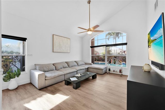18910 NW 10th Terrace, Pembroke Pines, FL 33029