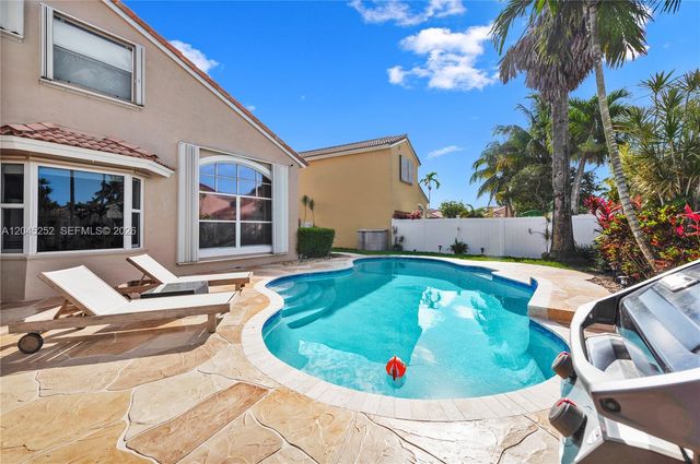 18910 NW 10th Terrace, Pembroke Pines, FL 33029