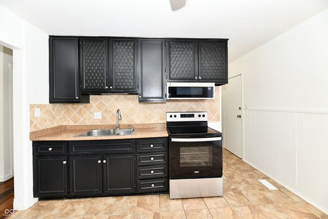 6012 Wixshire Drive, Indianapolis, IN 46254