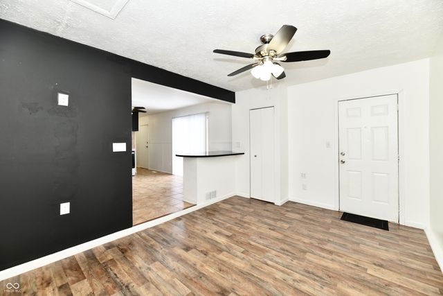 6012 Wixshire Drive, Indianapolis, IN 46254