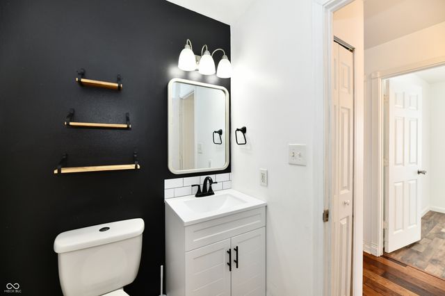 6012 Wixshire Drive, Indianapolis, IN 46254