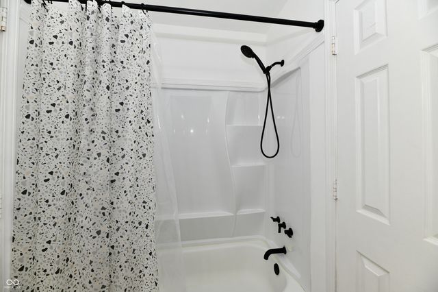 6012 Wixshire Drive, Indianapolis, IN 46254