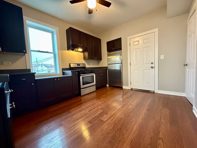 3402 S Lituanica Avenue 2R, Chicago, IL 60608