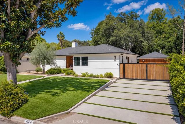 2147 E Woodlyn, Pasadena, CA 91104