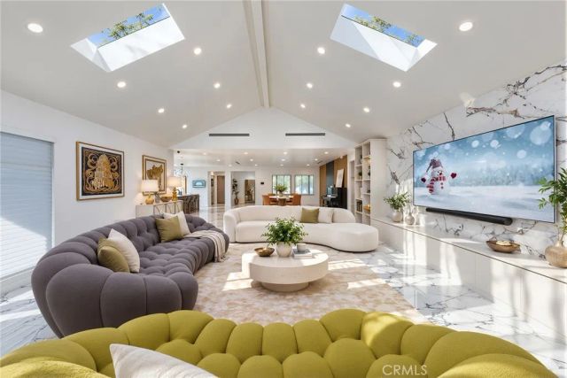 2147 E Woodlyn, Pasadena, CA 91104