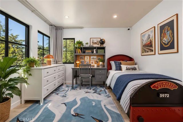 2147 E Woodlyn, Pasadena, CA 91104
