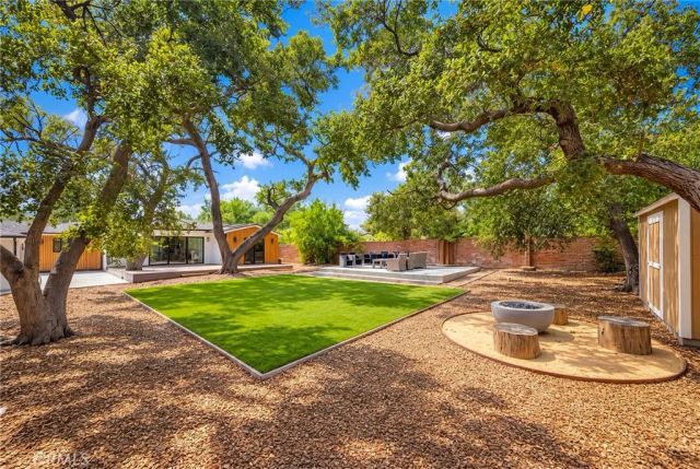 2147 E Woodlyn, Pasadena, CA 91104