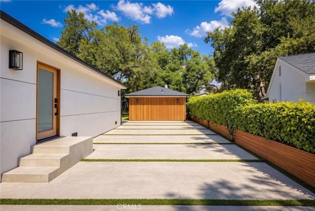 2147 E Woodlyn, Pasadena, CA 91104