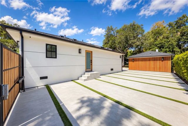 2147 E Woodlyn, Pasadena, CA 91104