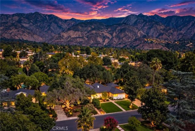 2147 E Woodlyn, Pasadena, CA 91104