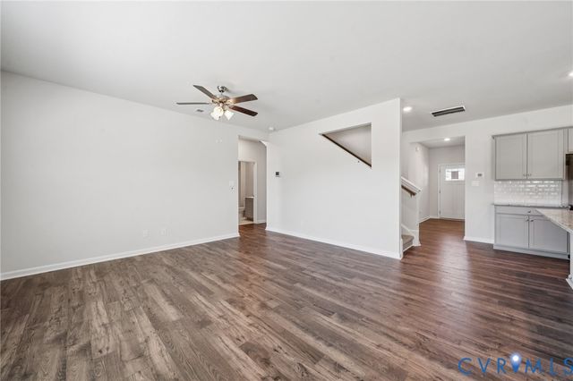 1670 River Bluff Ln, North Prince George, VA 23860