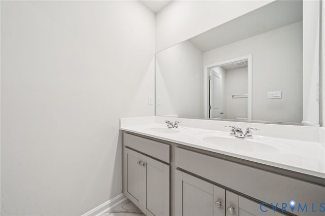 1670 River Bluff Ln, North Prince George, VA 23860