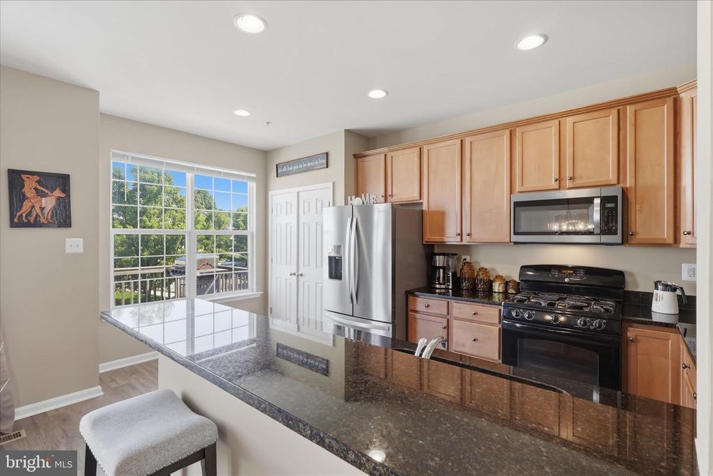 Image 17 of property listing at 322 E WAINSCOT DR, New Market, MD 21774