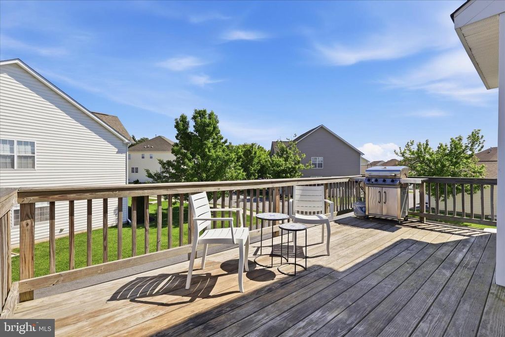 Image 21 of property listing at 322 E WAINSCOT DR, New Market, MD 21774