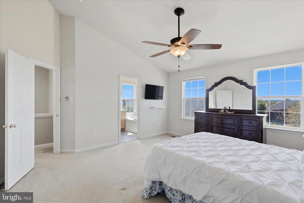 Image 23 of property listing at 322 E WAINSCOT DR, New Market, MD 21774