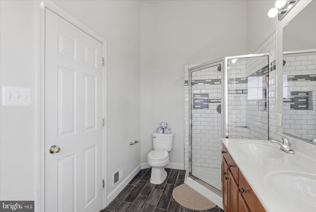 Image 26 of property listing at 322 E WAINSCOT DR, New Market, MD 21774