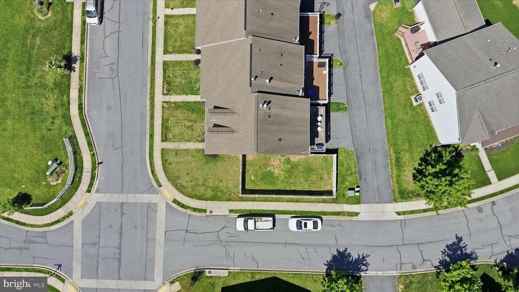 Image 35 of property listing at 322 E WAINSCOT DR, New Market, MD 21774