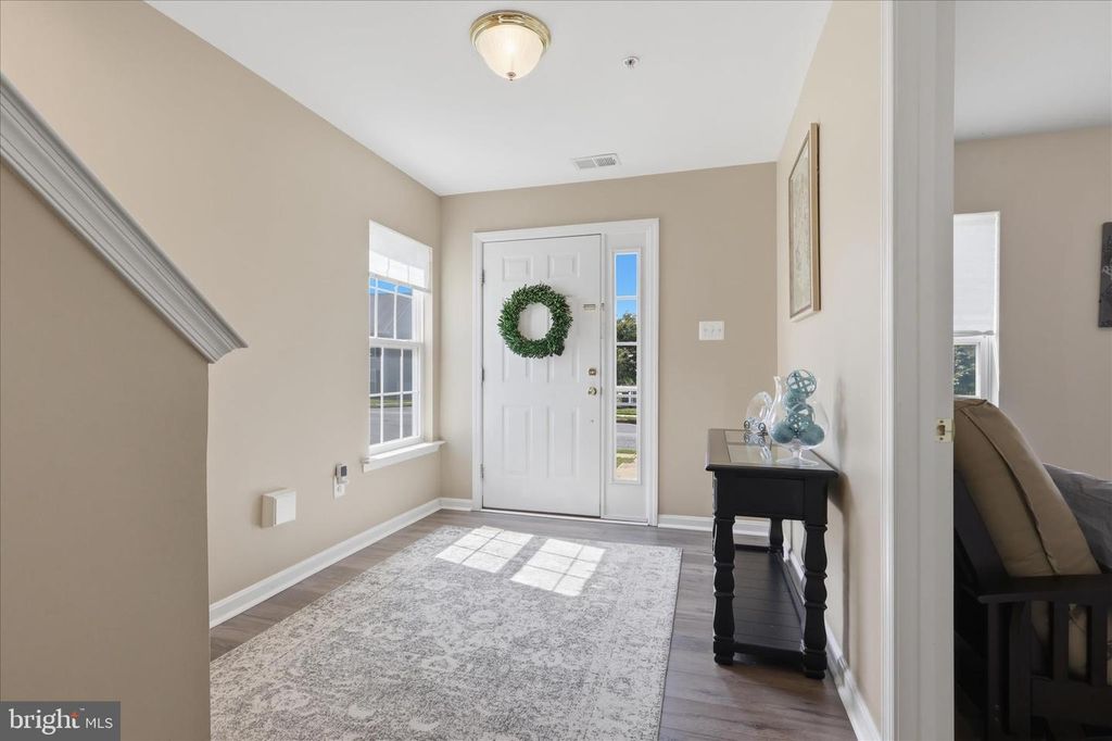Image 6 of property listing at 322 E WAINSCOT DR, New Market, MD 21774