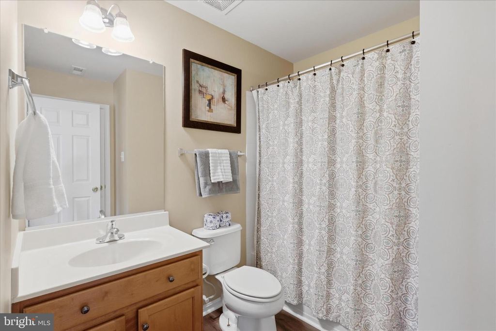 Image 8 of property listing at 322 E WAINSCOT DR, New Market, MD 21774