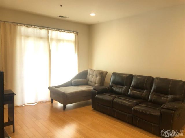 2121 Edward Stec Boulevard, Edison, NJ 08837