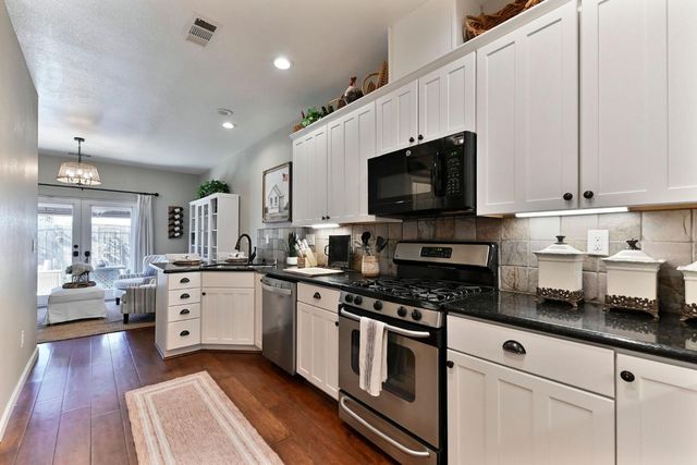 105 Fieldstone Dr, Murphys, CA 95247