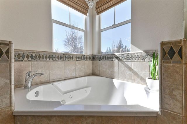 105 Fieldstone Dr, Murphys, CA 95247