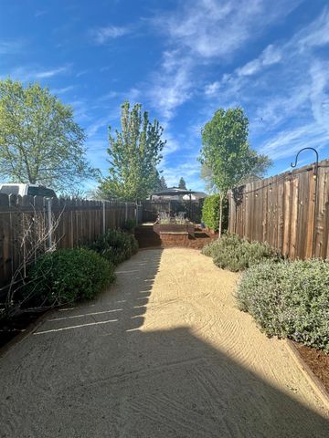 105 Fieldstone Dr, Murphys, CA 95247