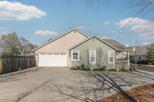 105 Fieldstone Dr, Murphys, CA 95247