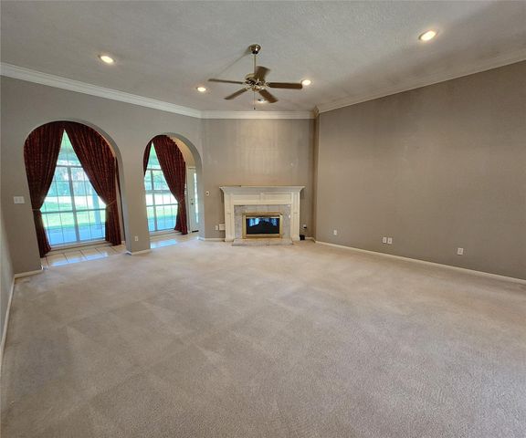 104 April Wind Drive S, Conroe, TX 77356