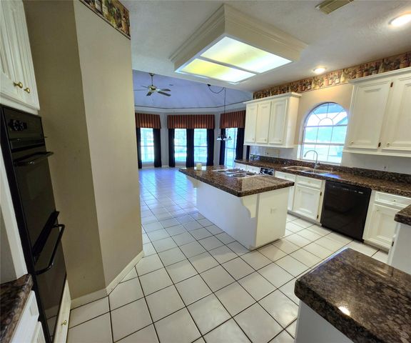 104 April Wind Drive S, Conroe, TX 77356