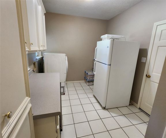 104 April Wind Drive S, Conroe, TX 77356