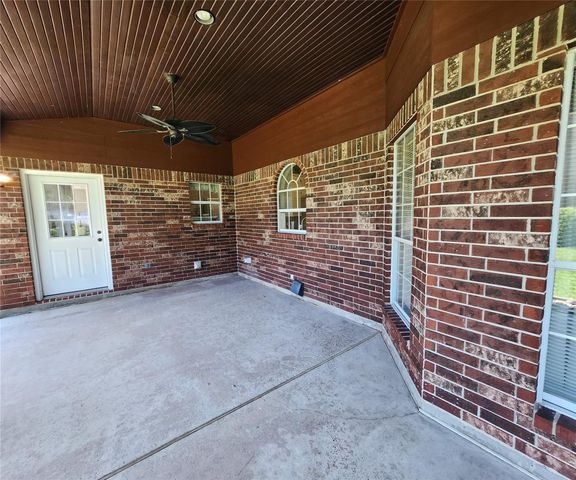 104 April Wind Drive S, Conroe, TX 77356