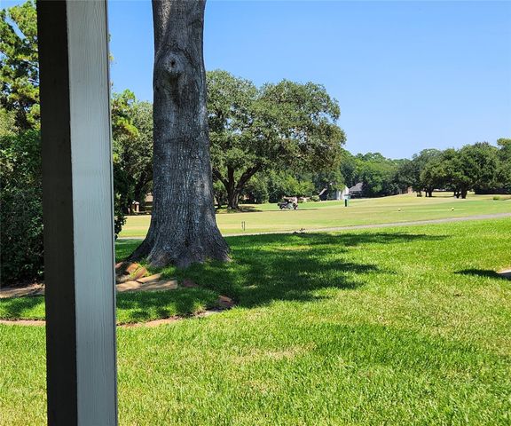 104 April Wind Drive S, Conroe, TX 77356