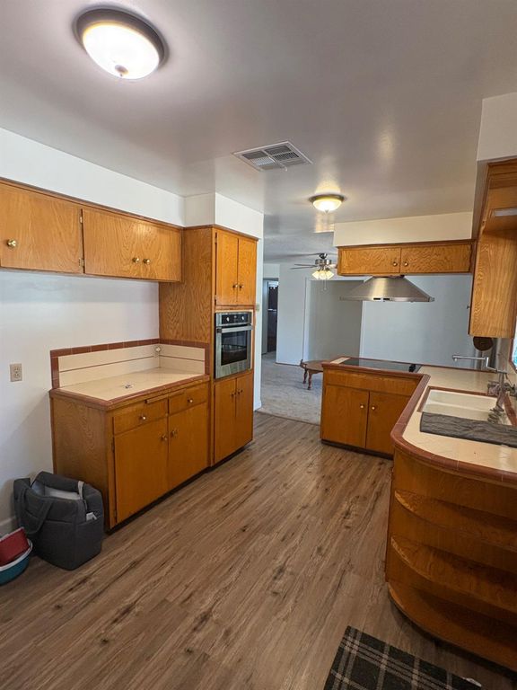 Image 14 of property listing at 2106 5th Street, Sanger, CA 93657