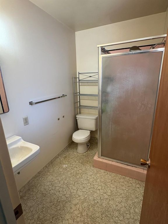 Image 20 of property listing at 2106 5th Street, Sanger, CA 93657