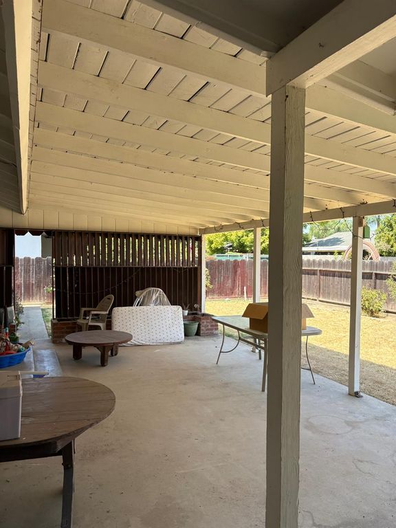 Image 21 of property listing at 2106 5th Street, Sanger, CA 93657