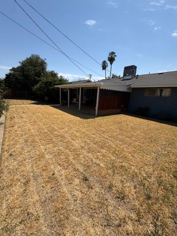 Image 22 of property listing at 2106 5th Street, Sanger, CA 93657